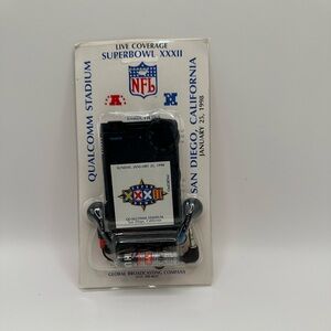 NEW Super Bowl XXXII Live Audio Coverage radio w/headphones and batteries